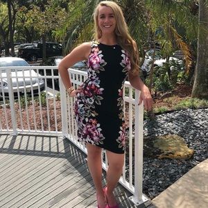 🌸🌷Beautiful, form flattering and vibrant dress.